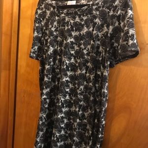 Lularoe M medium rose print Carly GUC